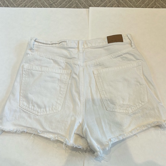 American Eagle White Jean Shorts - Picture 2 of 2